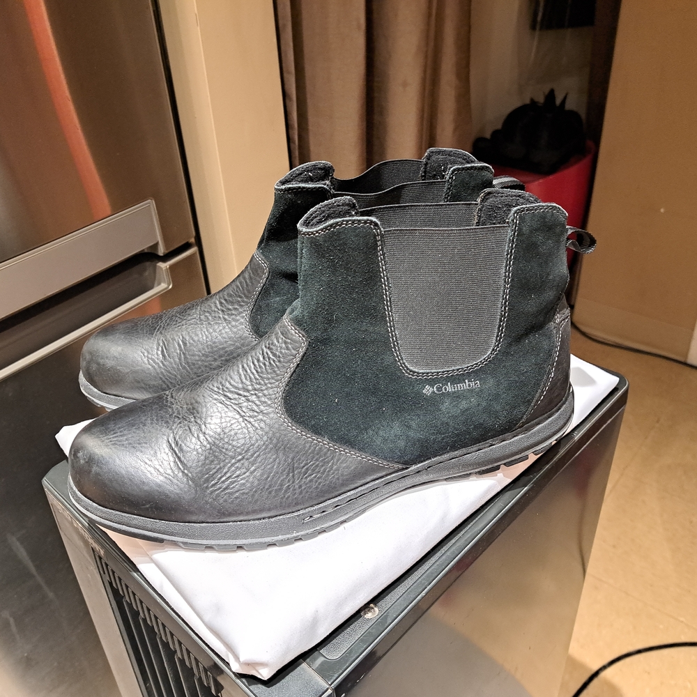 Columbia Men's Black Leather Ankle Boots